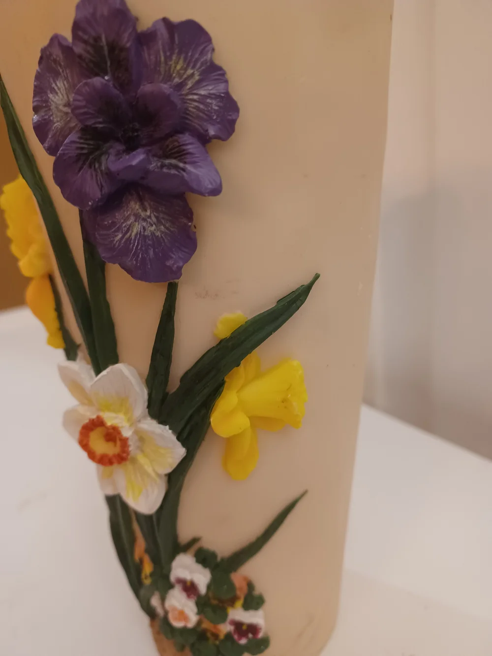 Vintage 3D Floral Ceramic Vase Raised Daffodil Iris Dragonfly Cottagecore 7.75